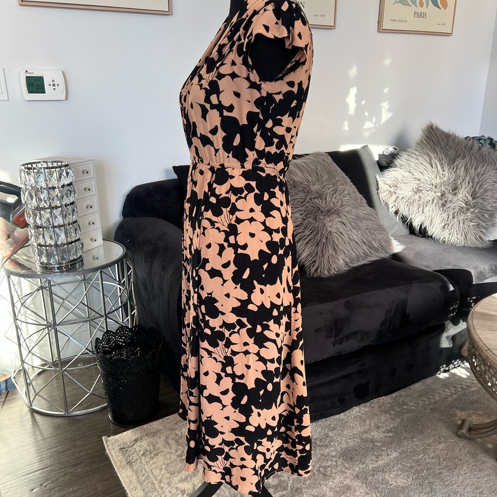 Urban Outfitters Black and Tan Floral Midi Dress - Picture 4 of 7
